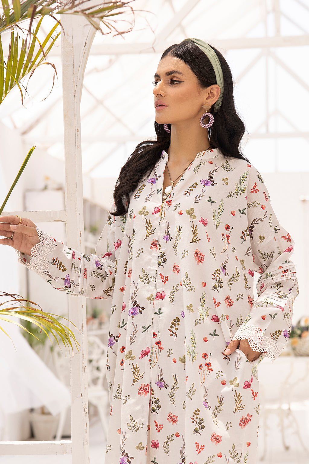 Snowbloom-2PC (Kubra Khan)