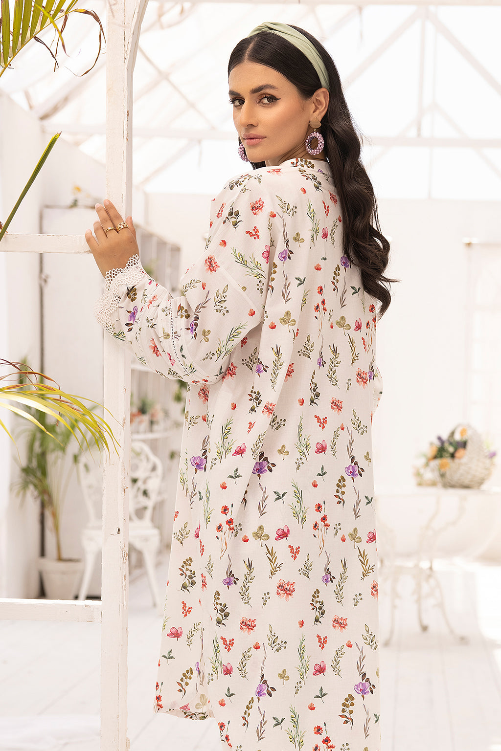 Snowbloom-2PC (Kubra Khan)