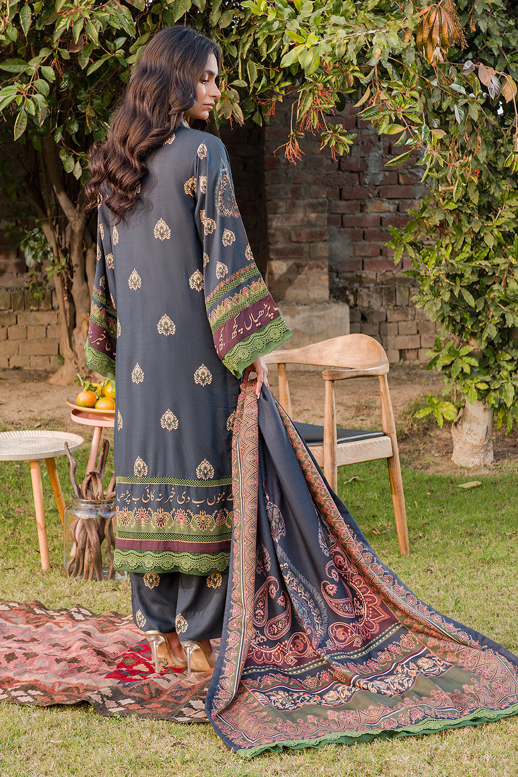 Khabbar (3pc-Unstitched with Shawl)